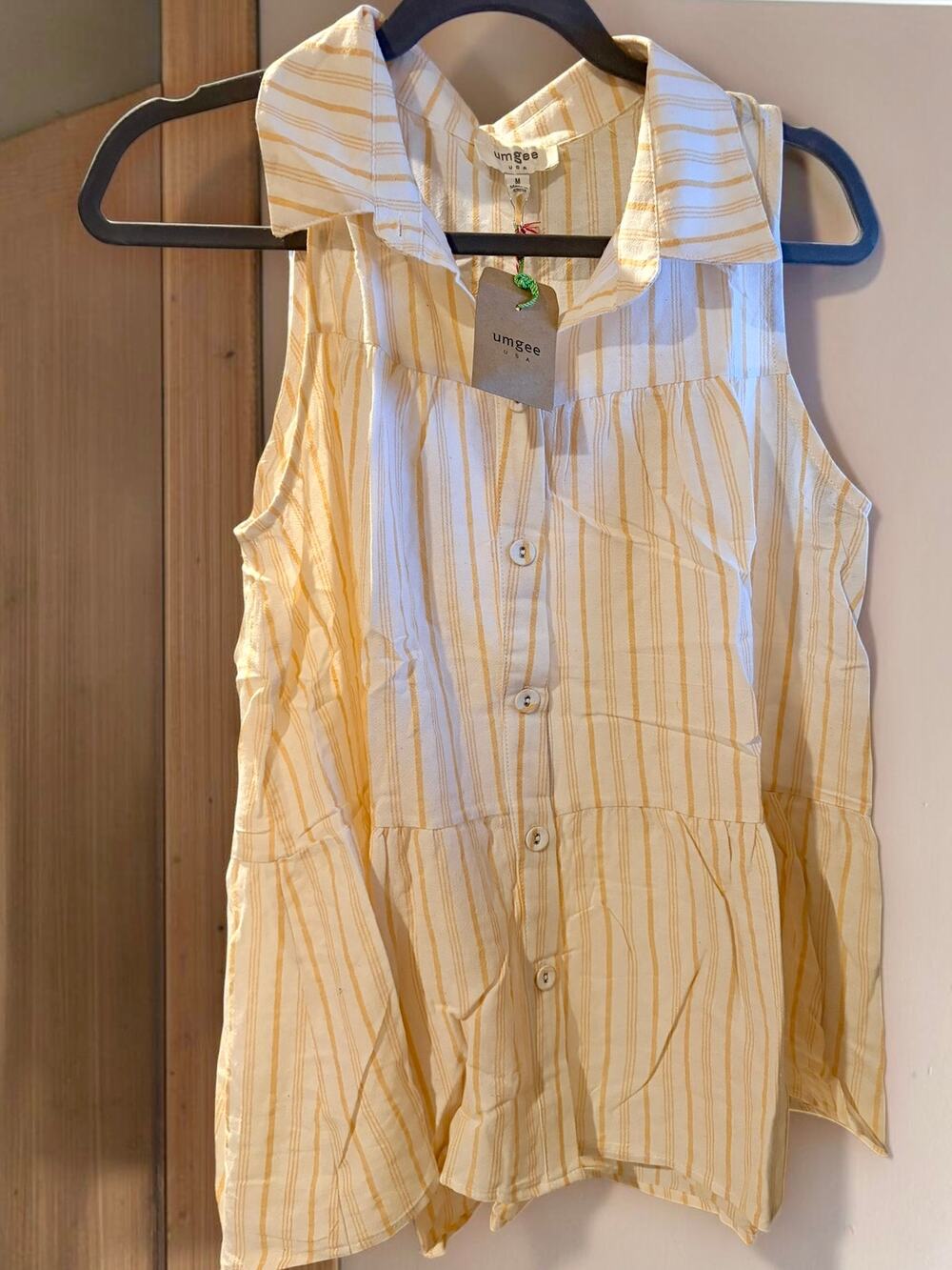 Umgee Striped Button-Front Collared Shirt. Size Medium.